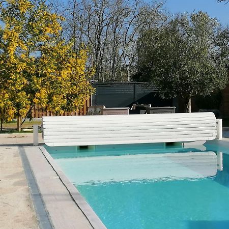 Bed and Breakfast La Resiniere Salles  Exterior foto