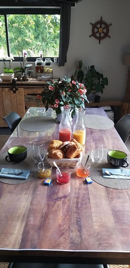 Bed and Breakfast La Resiniere Salles  Exterior foto