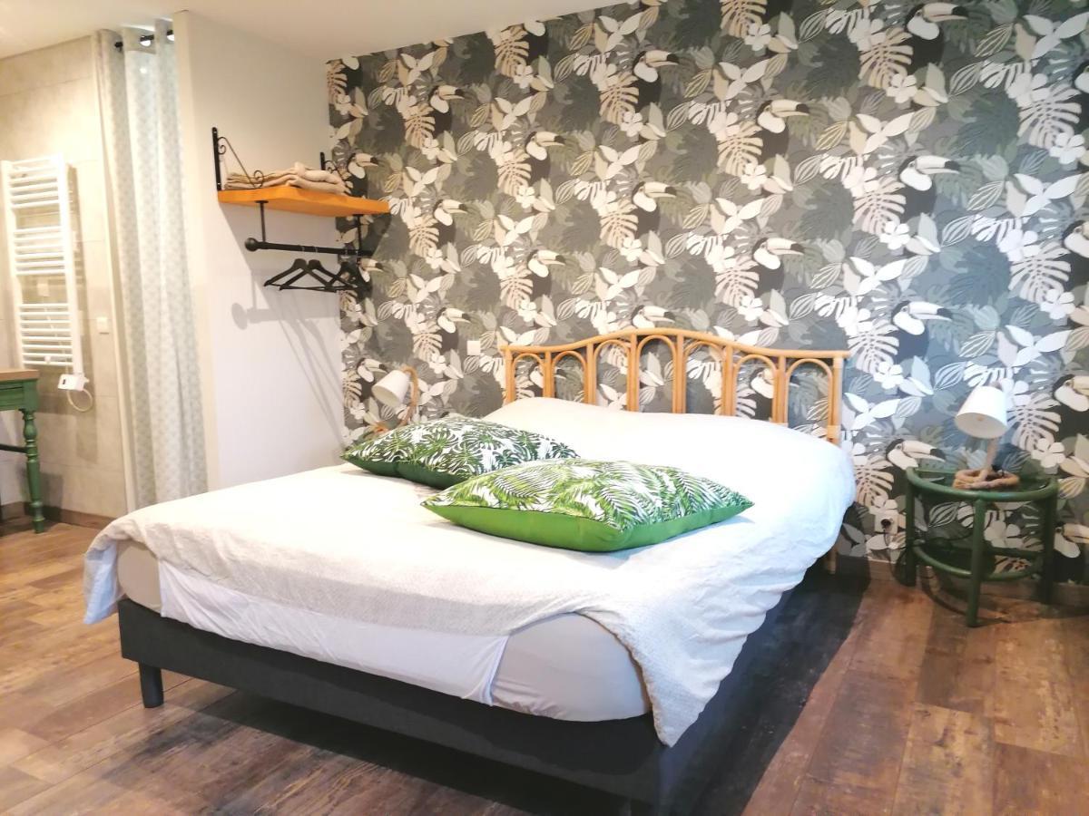 Bed and Breakfast La Resiniere Salles  Exterior foto